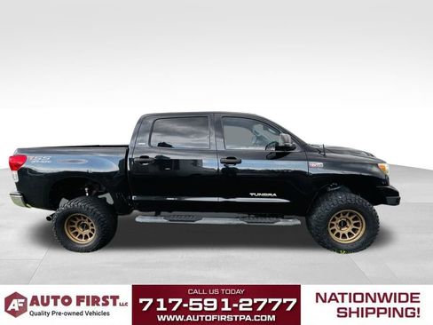 Used 2013 Toyota Tundra 4x4 CrewMax w/ SR5 Pkg image 2