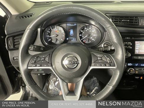 Used 2017 Nissan Rogue SV FWD image 42
