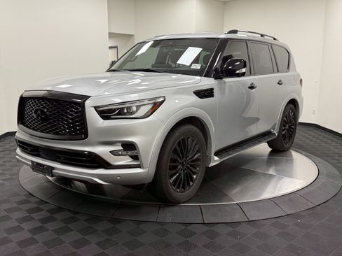 Used 2023 INFINITI QX80 Sensory w/ All-Season Package RWD image 3