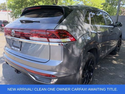 Used 2024 Volkswagen Atlas Cross Sport SE w/ Panoramic Sunroof Package FWD image 5