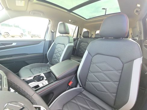 New 2026 Volkswagen Atlas Peak Edition AWD/4WD image 11