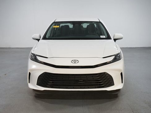 Used 2025 Toyota Camry LE image 2