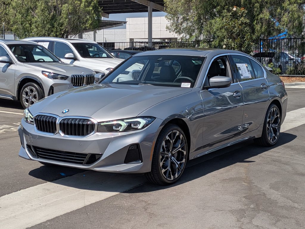 Used 2025 BMW 330i xDrive Sedan AWD/4WD image 2