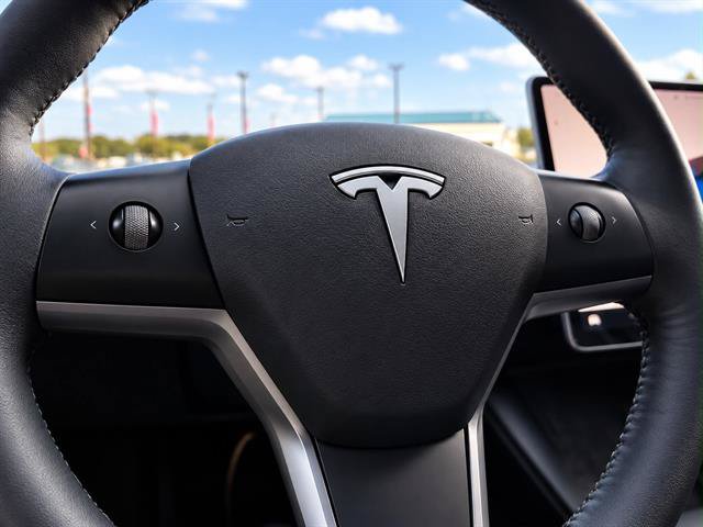 Used 2022 Tesla Model 3 Long Range AWD/4WD image 16