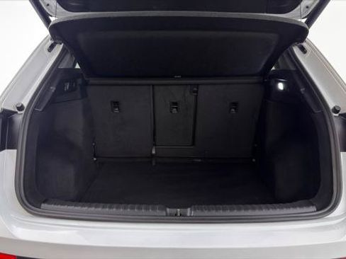 Used 2023 Audi Q4 e-tron Premium RWD image 17