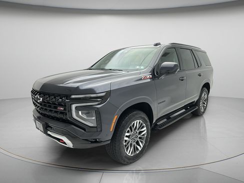 Used 2025 Chevrolet Tahoe Z71 AWD/4WD image 3