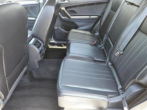 Used 2024 Volkswagen Tiguan SE AWD/4WD image 25