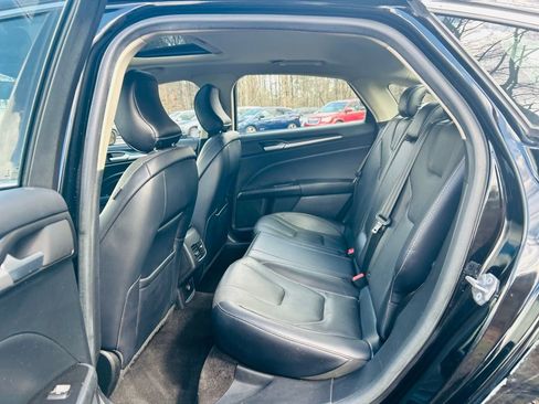 Used 2018 Ford Fusion Titanium image 31