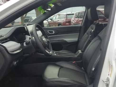 Certified 2024 Jeep Compass Latitude image 4