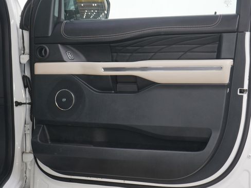 Used 2021 Ford Expedition Platinum image 13