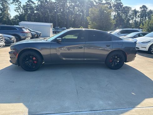 Used 2020 Dodge Charger SXT RWD image 7