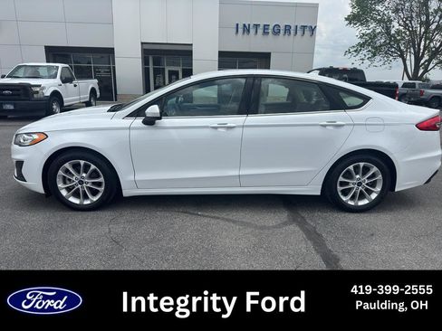 Used 2019 Ford Fusion SE FWD image 1