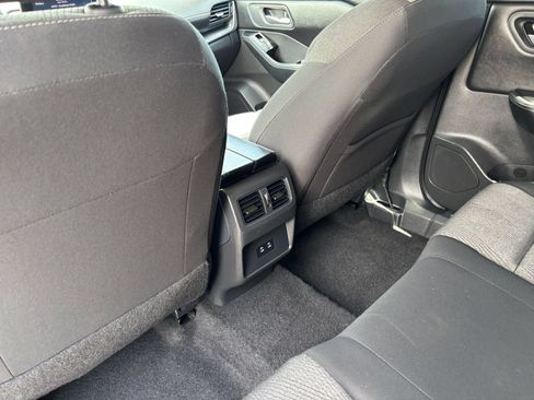 Used 2025 Nissan Rogue SV FWD image 25