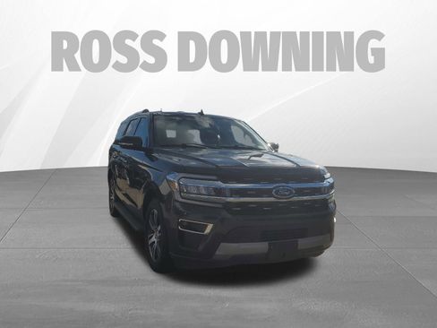 Used 2024 Ford Expedition Limited image 3