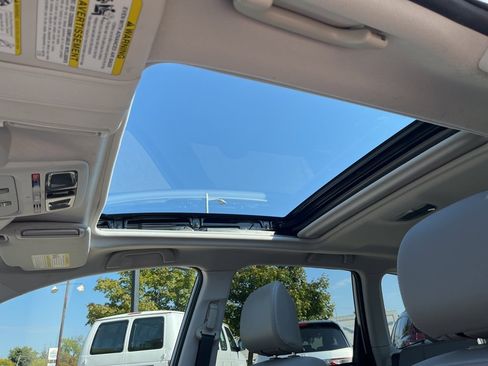 Used 2016 Subaru Forester 2.5i Limited image 22