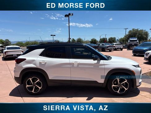 Used 2023 Chevrolet TrailBlazer RS w/ Sun and Liftgate Package FWD image 10