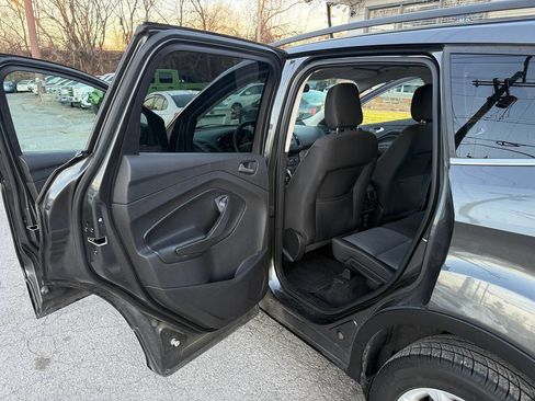 Used 2018 Ford Escape SE image 12