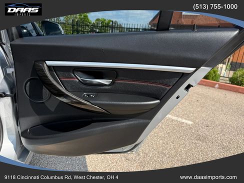 Used 2018 BMW 330i xDrive Sedan AWD/4WD image 28