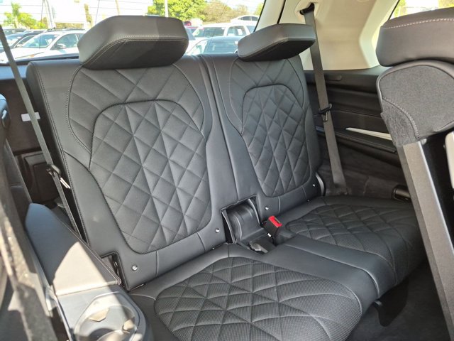 Used 2024 BMW X7 xDrive40i w/ Parking Assistance Package AWD/4WD image 20