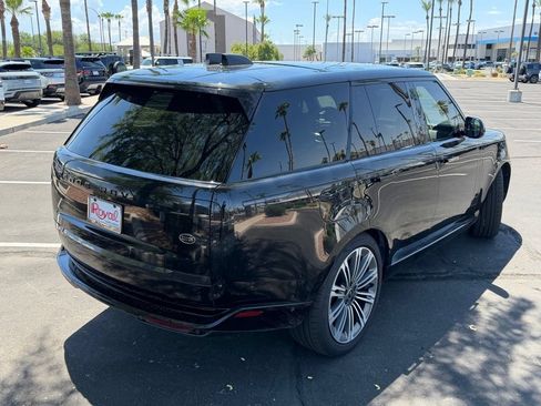 Used 2023 Land Rover Range Rover SE AWD/4WD image 18
