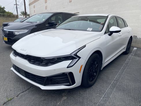 Used 2025 Kia K5 LXS FWD image 2