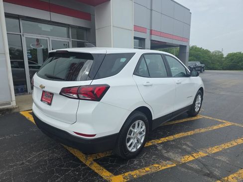 Used 2024 Chevrolet Equinox LS FWD image 3