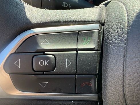 Used 2024 Jeep Compass Latitude w/ Convenience Group AWD/4WD image 17