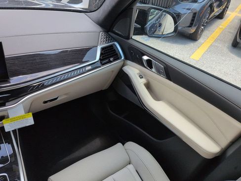 New 2027 BMW X7 M60i AWD/4WD image 17