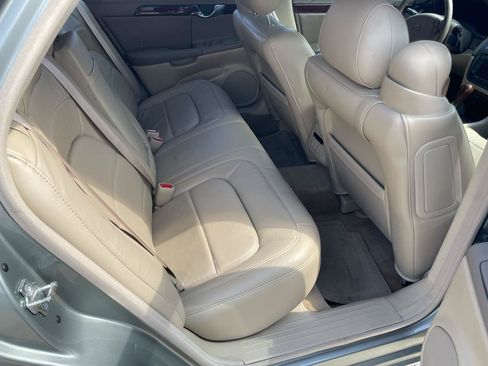 Used 2005 Cadillac De Ville DTS w/ Equipment Group FWD image 35