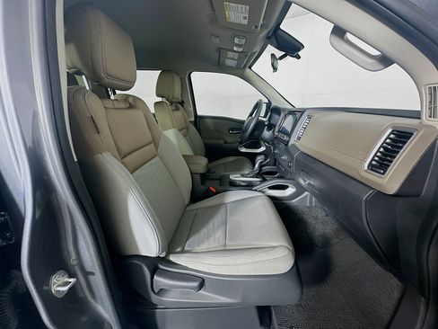 Used 2023 Nissan Frontier SV w/ Technology Package image 30