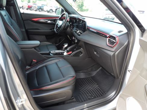 Used 2025 Chevrolet TrailBlazer RS w/ Driver Confidence Package FWD image 11