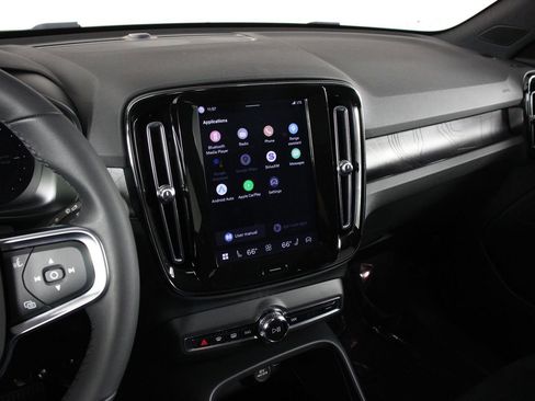 Certified 2023 Volvo C40 P8 Recharge Plus AWD/4WD image 9