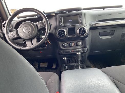 Used 2018 Jeep Wrangler Unlimited Sport AWD/4WD image 4