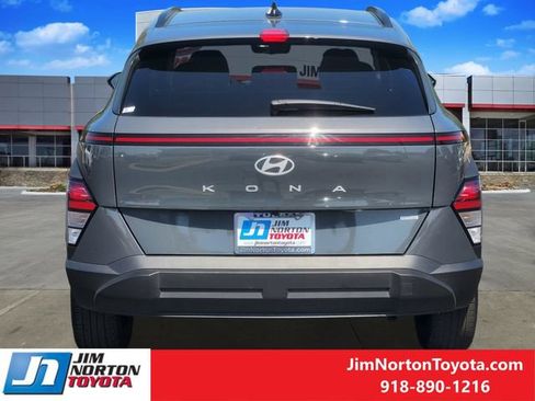Used 2025 Hyundai Kona SEL AWD/4WD image 6