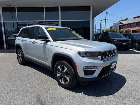 Used 2022 Jeep Grand Cherokee Limited 4xe w/ Luxury Tech Group II AWD/4WD image 2