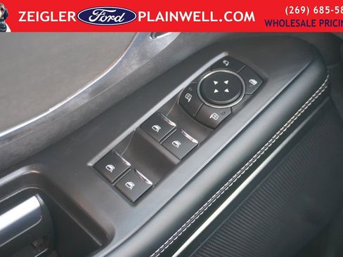 Used 2025 Ford Expedition Max Platinum image 38