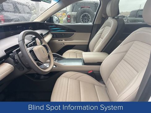 Used 2024 Lincoln Nautilus Reserve w/ Equipment Group 202A image 8