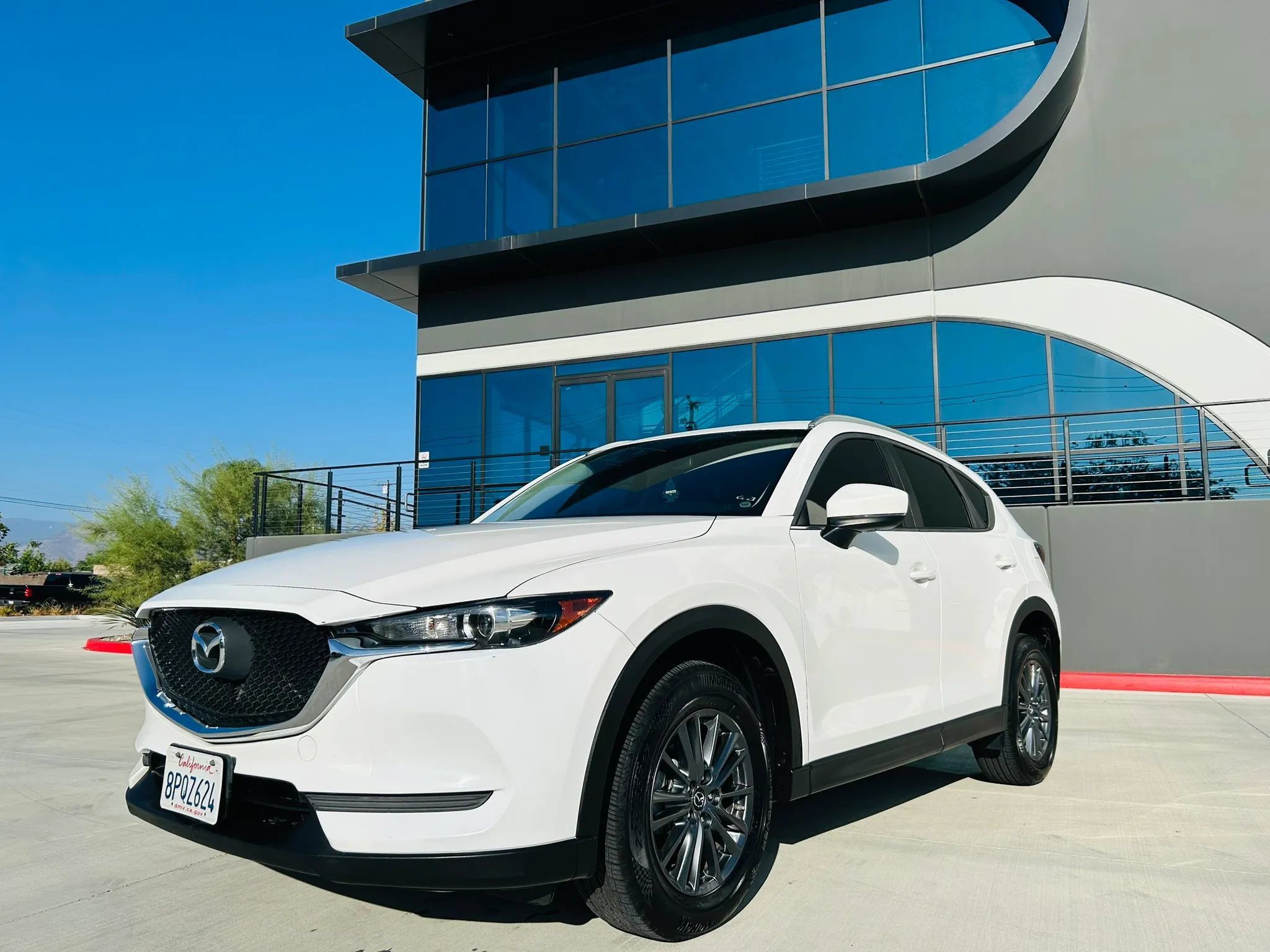Used 2019 MAZDA CX-5 Sport FWD image 1