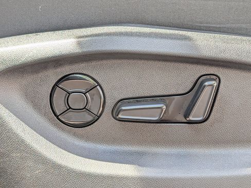 Certified 2025 Volkswagen Tiguan SE AWD/4WD image 20
