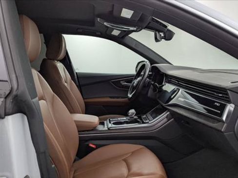 Used 2021 Audi Q8 Premium Plus AWD/4WD image 21