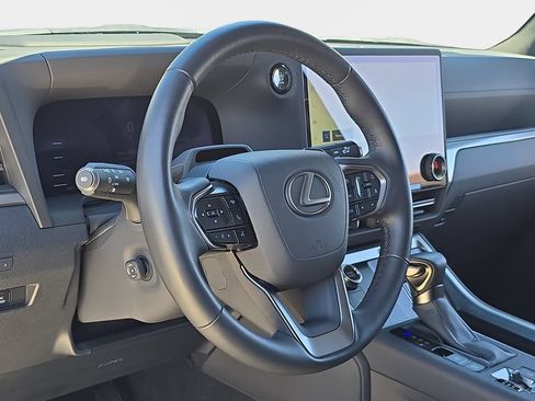 Used 2025 Lexus GX 550 w/ Cold Area Package AWD/4WD image 21