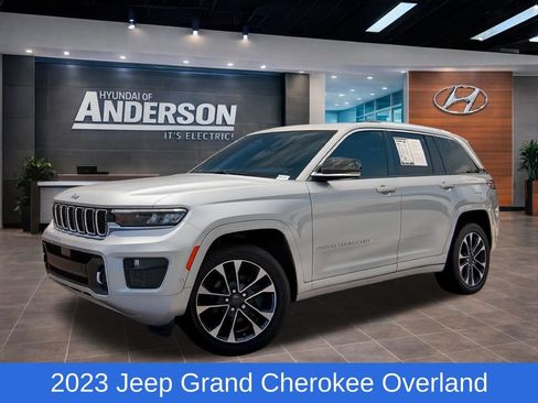 Used 2023 Jeep Grand Cherokee Overland RWD image 1