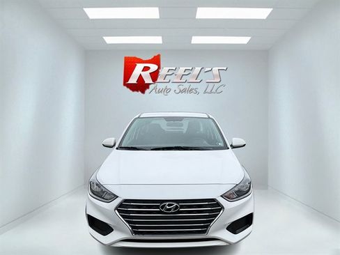 Used 2019 Hyundai Accent SE FWD image 2