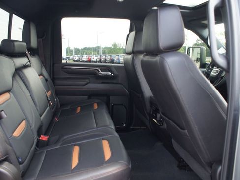 Used 2024 GMC Sierra 2500 AT4 w/ AT4 Premium Plus Package AWD/4WD image 21