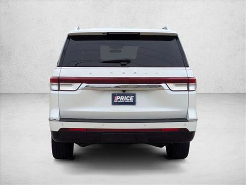 Used 2024 Lincoln Navigator L Reserve image 6