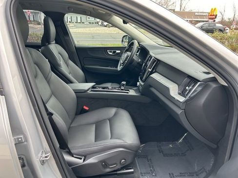Certified 2025 Volvo XC60 B5 Plus AWD/4WD image 14