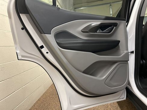 Used 2024 GMC Terrain SLE image 14