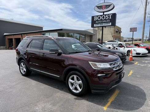 Used 2018 Ford Explorer XLT w/ Equipment Group 202A FWD image 1