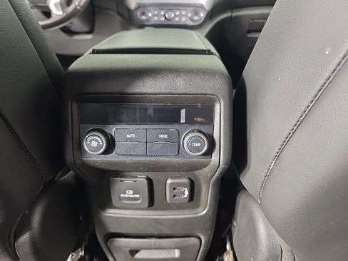 Used 2019 GMC Acadia SLT image 40