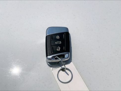 Used 2019 Volkswagen Arteon SE AWD/4WD image 12